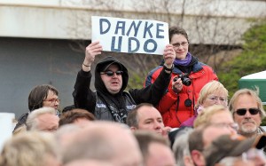 "Danke, Udo" plakatierten die Fans vor dem Maritim (Foto: TSNT)