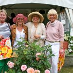 Mode und Blumen in schönster Kombination bei "Carpe Diem", Timmendorfer Strand