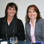 Sile Szymoniak (links), derzeit amtierende Geschäftsführerin der TSNT GmbH, und Bürgermeisterin Hatice Kara bei ihrer ersten gemeinsamen Pressekonferenz