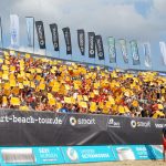 Anfeuern mit sonnengelben "Klatschen" in der Ahmann-Hager-Arena (Foto: S. Dittmann)