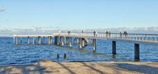 Die neue Seebrücke steht, die Plattform ist noch leer. Kommt jetzt doch noch ein Teehaus?