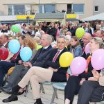 Premiere mit bunten Ballons: Ihr Aufstieg gen Ostseehimmel setzt das Startzeichen für den Niendorfer Balkon