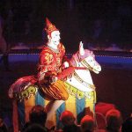 Spaß und Melancholie vermitteln die Clowns im Circus, mit immer wieder neuen Ideen