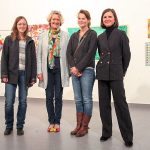 Die Kuratorinnen Anke Kessenich (2.v.l.) und Katja Watermann (r.) mit den ausstellenden Künstlerinnen Susanne Maining (l.) und Manuela Ranke