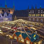 Stimmungsvolles Ambiente, festliche Beleuchtung: Lübecker Weihnachtsmarkt (© LTM - Olaf Malzahn)