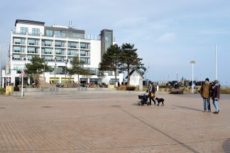 Frische Brise für ein vielseitiges Event: der Seebrücken-Vorplatz in Scharbeutz lädt ein zu Fashion-, Wellness- und Lifestyle-Tagen