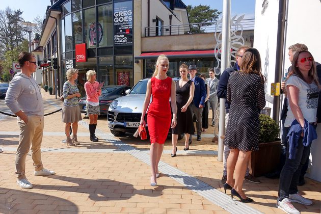 Hier kommen die Hobby-Models im eleganten Look: Finale auf dem Catwalk