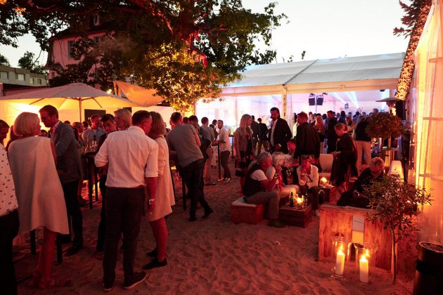Opening Party im Beachbereich © barefoot Hotel Bob Leinders