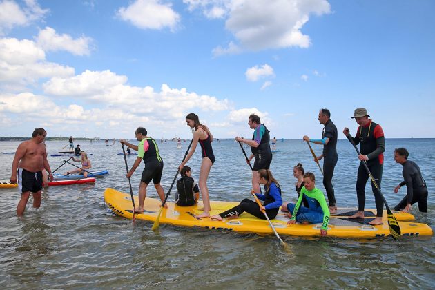 Gesellige Sportart: SUP für die Gruppe (© Hoch Zwei)