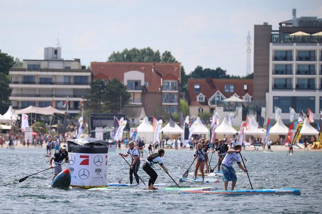 Alle Mann auf den SUP: Wettkampf in Scharbeutz (© Hoch Zwei)