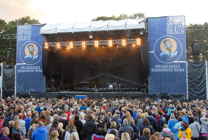 Riesen-Andrang in der Timmendorfer Strandarena: das dritte Stars at the Beach-Event verbuchte Rekord-Besucherzahlen © Susanne Dittmann