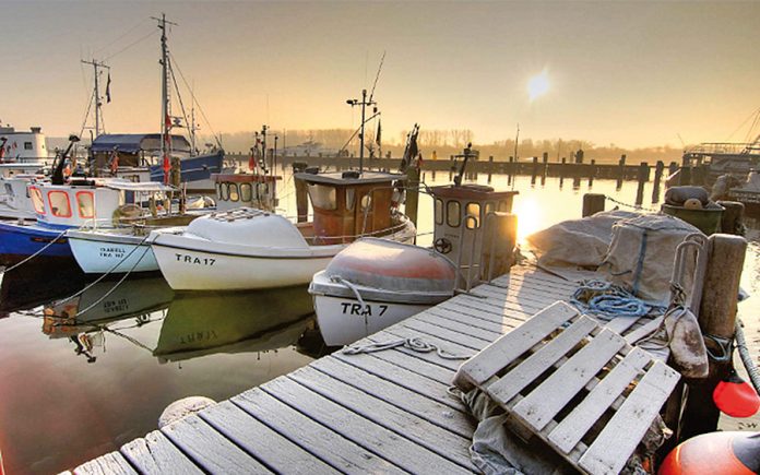 Hafenromantik im Winter: Jetzt kann man das Meer in Ruhe genießen © Bernd Schmidt