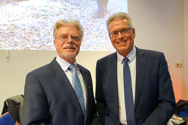 Bürgermeister Volker Owerien (re) und Bürgervorsteher Peter Nelle begrüßten rund 200 Gäste im Kurparkhaus