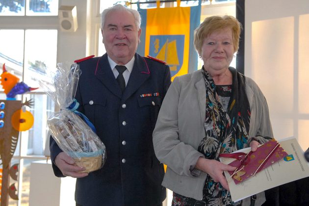 Hermann und Erika Körner gehörten zu den verdienten Bürgern, die mit Präsenten und Urkunden geehrt wurden. © Susanne Dittmann