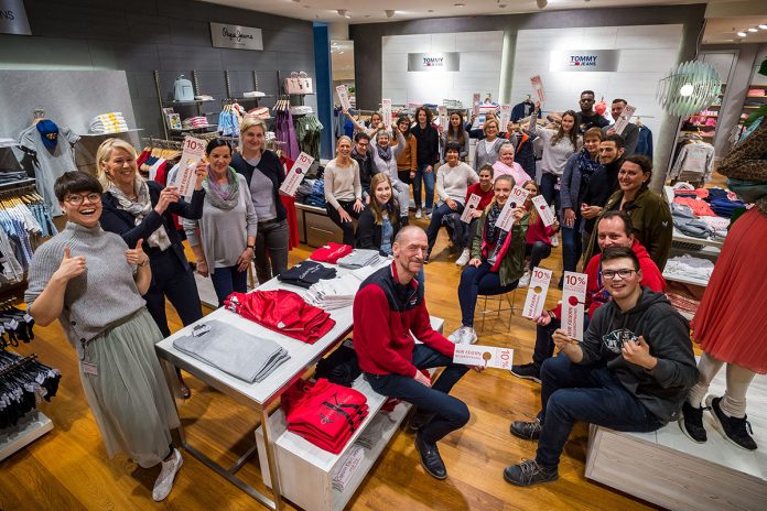 Motiviert und engagiert startet das Peek&Cloppenburg-Team in den neuen, attraktiven Geschäftsräumen © Olaf Malzahn