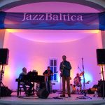 Eine Premiere, die gut ankam: In der „Musikmuschel“ spielten zum ersten Mal die Jazz Bands des musikalischen Highlights an der Ostsee © Susanne Dittmann