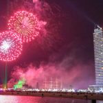 Ein pralles Programm wird auf der Lotsenbühne bis zum Abschlussfeuerwerk geboten. Foto: segel-bilder.de