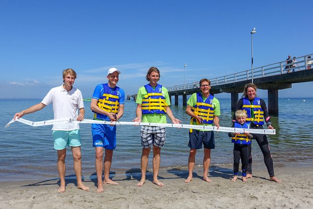 Feierlicher Moment.. und.. Schnitt! Premiere für den WaterSports Park an der Seebrücke