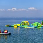 Von Weitem gut sichtbar: Die neue Spaß-Insel an der Timmendorfer Seebrücke