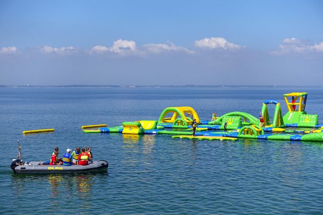 Von Weitem gut sichtbar: Die neue Spaß-Insel an der Timmendorfer Seebrücke