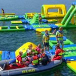 <span class="dquo">„</span>Da geht’s rauf!“ - Vom Gummi-Sprungturm kann man die Anlage am besten fotografieren