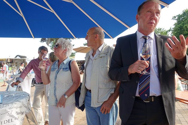 Weinprobe an der Seebrücke; Auftakt zum Genuss