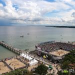 Dicht besetzt, direkt am Meer: die Timmendorfer Ahmann-Hager-Arena ist Schauplatz der Deutschen Beachvolelyball-Meisterschaften (Foto: © Cathrin Mueller/HOCH ZWEI)