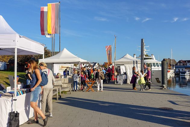 Besser geht's nicht: Bei strahlendem Sonnenschein trafen sich Entdecker und Genießer auf dem "Handgemacht"-Markt