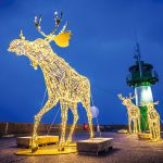 Die goldenen Elche auf der Nordermole in Travemünde sind sicher die originellsten und schönsten Lichtobjekte © LTM - Olaf Malzahn