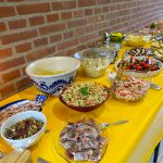 Das appetitliche Highlight: Köstliches Buffet aus Klingberger Küchen, umschwärmt und schnell geleert.