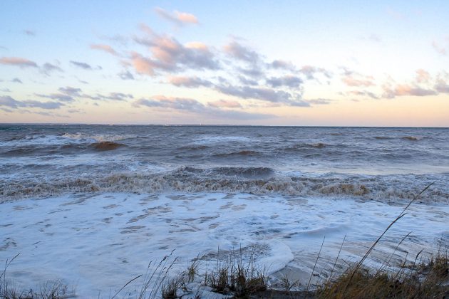 Beeindruckende Naturgewalt: die erste Sturmflut des Jahres 2019 setzte die Ostseestrände unter Wasser. © Susanne Dittmann