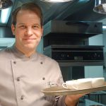 Sascha Hamp bietet als neuer Küchenchef alles, was anspruchsvolle Genießer wünschen: Beste Qualität und verzüglichen Geschmack.