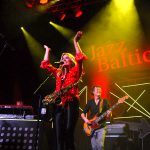 Bekannte MusikerInnen treten auf - zur Freude der Fans, die sich schon frühzeitig den Eintritt sichern © Susanne Dittmann