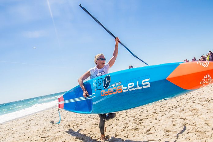 Ein Star kommt zur Eröffnung der SUP-Station: Sonni Hoenscheid zeigt, wie es geht © Starboard