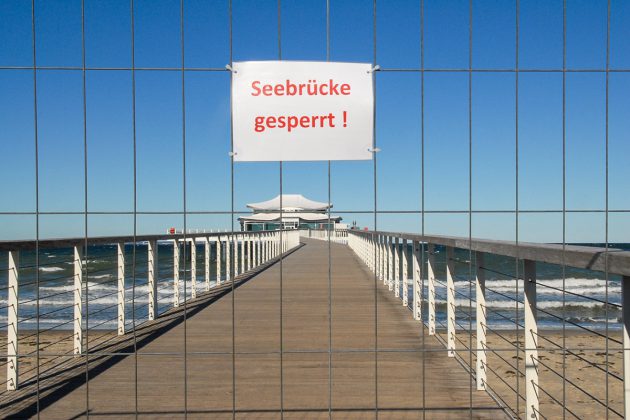 Hier darf keiner mehr durch: die Seebrücken in den Ostseebädern sind vorsichtshalber abgesperrt. © Susanne Dittmann