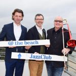 Vorfreude am Timmendorfer Strand: Bürgermeister Robert Wagner , SH-Musik Festival-Intendant Christian Kuhnt und Festivalleiter Nils Landgren (v.links) bereiten die 30. JazzBaltica vor.