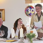 Bester Laune zum 30. Seniorentreff-Jubiläum: Helga Schütt (re) neben der damaligen Bürgermeisterin Hatice Kara und Ex-Bürgermeister Gerhard Fandrey