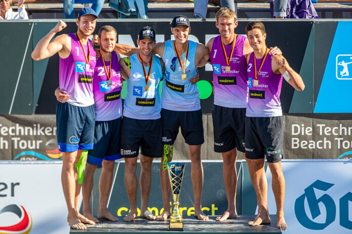 Fröhliche Sieger auf dem Podest: trotz aller Schwierigkeiten waren die Beachvolleyball-Spiele in Timmendorfer Strand ein spannendes Vergnügen © Jörn Eckert