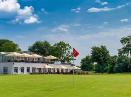 Mit Blick auf den Hemmelsdorfer See: Feine Snacks und Menüs im TeeTime Traumhafte Lage, leckere Speisen: auf dem Maritim Golfpark in Warnsdorf lädt das Restaurant Tee-Time zum Genießen ein.