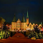 Weihnachtsstimmung ohne Trubel: Lübeck leuchtet in schönsten Farbkaskaden