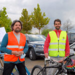 Harm Kruse (li) und Tim Schröder von der Bürgerinitiative „Pro Rad“ sind zufrieden: Der zuständige Gemeinde-Ausschuss hat eine Verkehrsberuhigung beschlossen. (Foto: Susanne Dittmann)