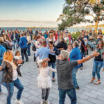 <span class="dquo">„</span>Olé“ und „Salsa“ und noch viel Meer: in Niendorf herrscht wieder Partystimmung, denn beim Haus des Kurgastes gibt es „Tanzen am&nbsp;Meer“