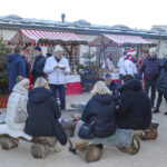 Gemütlicher Klönschnack rund ums prasselnde Feuer: Einer der vielen angenehmen Momente rund um das Richtfest