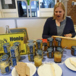 Honig vom eigenen Bienenstock: Das ist selten und schmeckt gut! Hier gibt’s eine große Auswahl.
