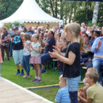 Applaus für die Band, Applaus für die Stimmung beim WuSchiKaDo in Klingberg.